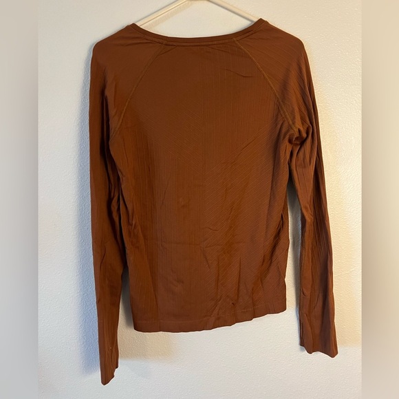 All in motion workout shirt - Picture 2 of 3